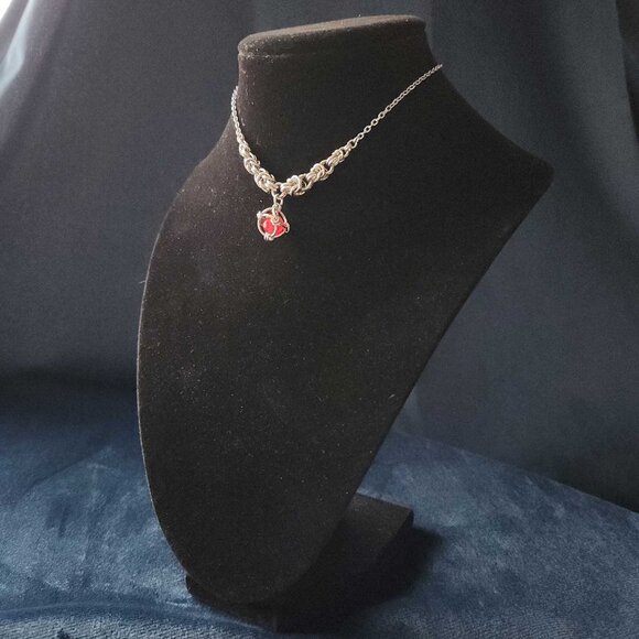 Gothic Victorian vampire blood red and silver chainmail choker necklace - Picture 10 of 10